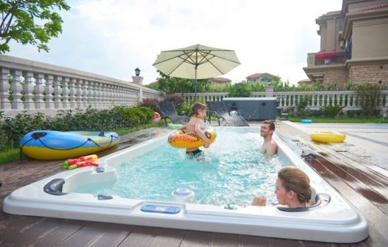 large outdoor spa pool in Auckland