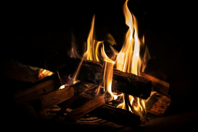 Log burning in a fire